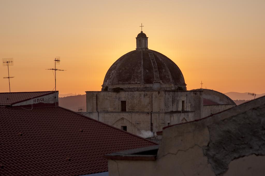 Piazza Azuni 18 Guest House Sassari Buitenkant foto
