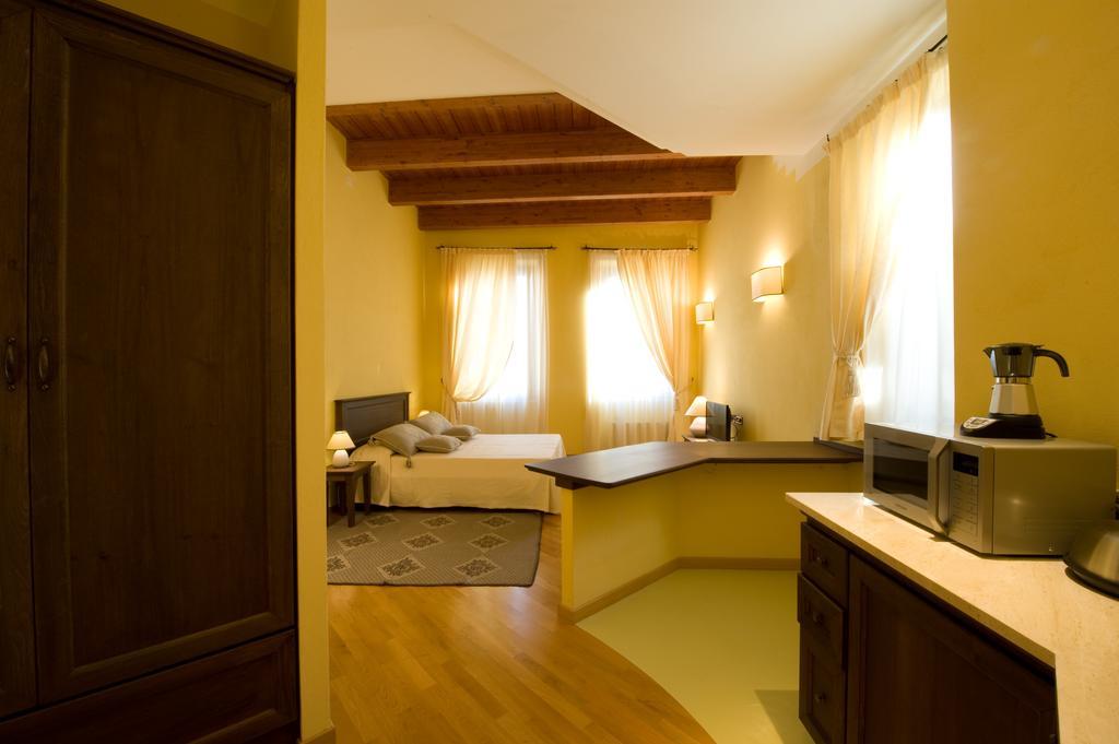 Piazza Azuni 18 Guest House Sassari Kamer foto