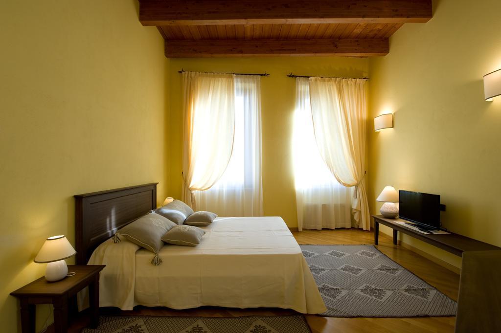 Piazza Azuni 18 Guest House Sassari Kamer foto